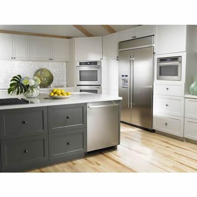  JennAir 24-inch, 4.9 cu. ft. Compact Refrigerator JUR24FRARS IMAGE 3