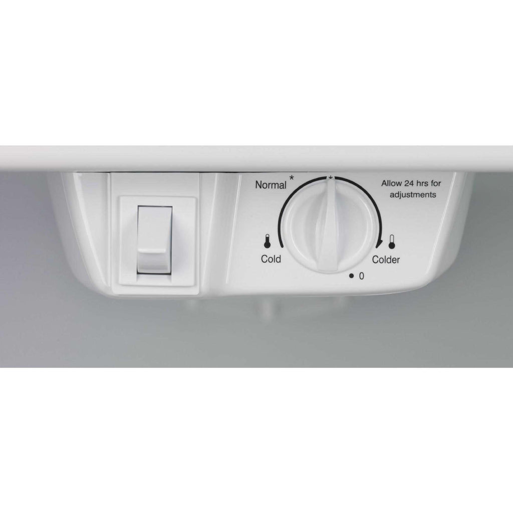  Frigidaire 28-inch, 14.8 cu. ft. Top Freezer Refrigerator FFHT1513PS IMAGE 3