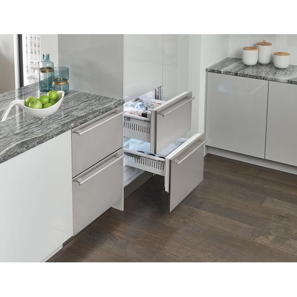  Sub-Zero 3.8 cu. ft. Drawers Freezer ID-24FI IMAGE 5