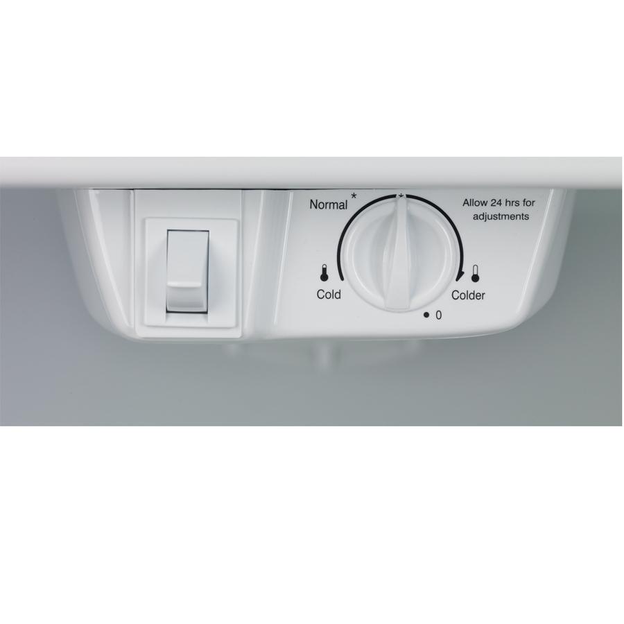 Frigidaire 20.5 cu. ft. Top Freezer Refrigerator LFHT2117LW IMAGE 5