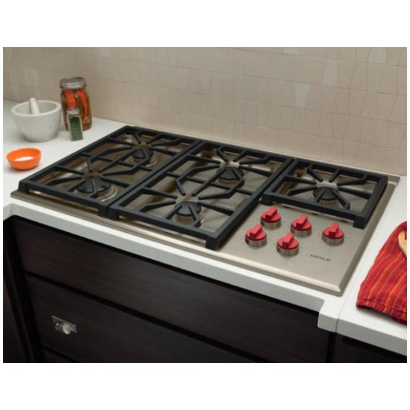  Wolf 36-inch Built-In Gas Cooktop CG365P/S IMAGE 2