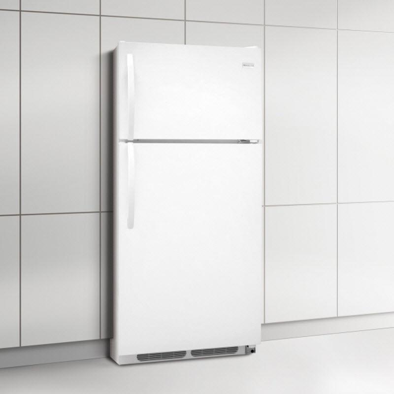  Frigidaire 28-inch, 16.3 cu. ft. Top Freezer Refrigerator FFTR1614QW IMAGE 4