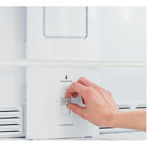  Frigidaire 30-inch, 20.5 cu. ft. Top Freezer Refrigerator FFTR2031QS IMAGE 4