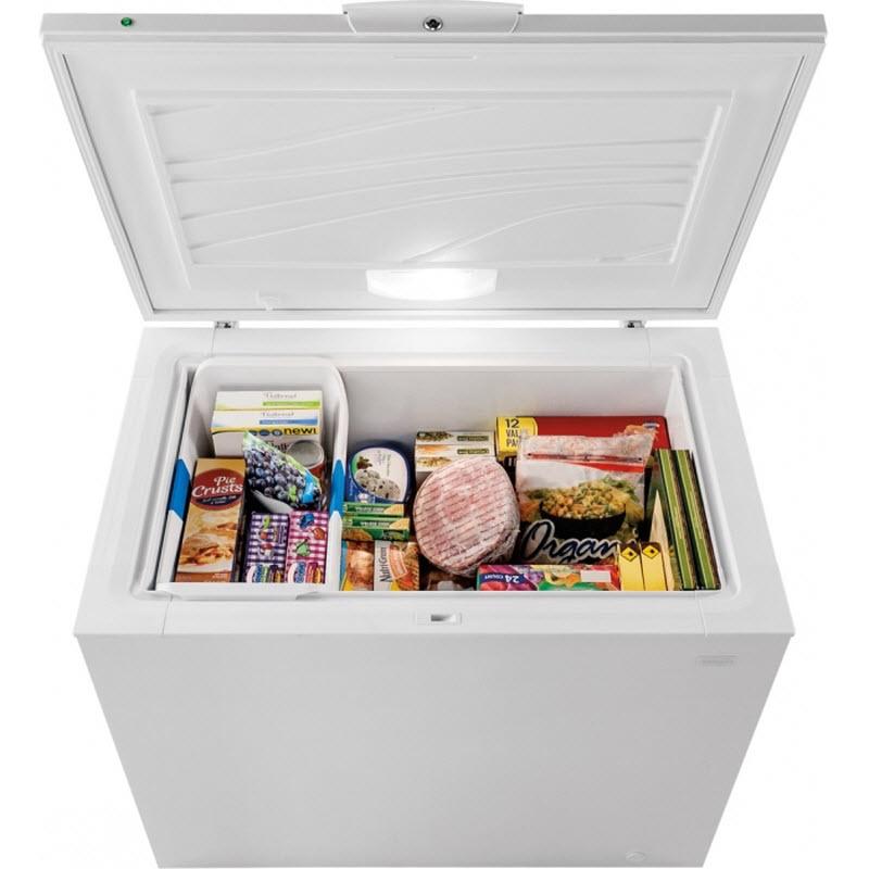  Frigidaire 11 cu. ft. Chest Freezer FFFC11M4QW IMAGE 3