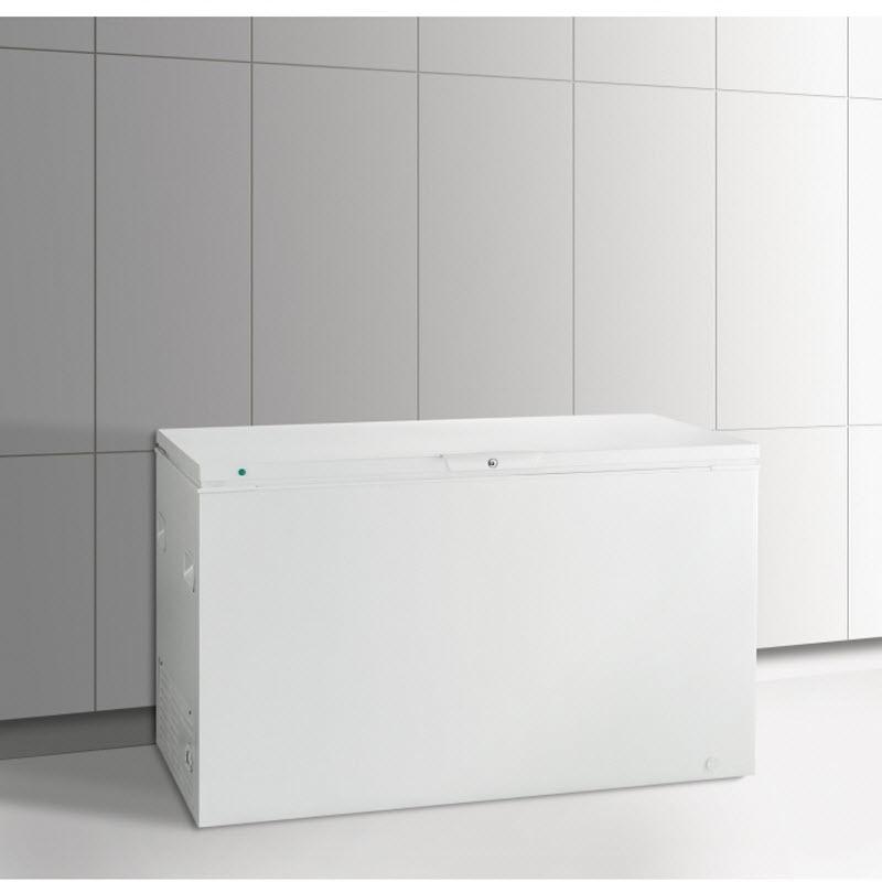  Frigidaire 9.1 cu. ft. Chest Freezer FFFC09M1QW IMAGE 3