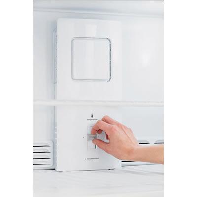  Frigidaire 30-inch, 20.3 cu. ft. Top Freezer Refrigerator FFTR20D2QS IMAGE 7