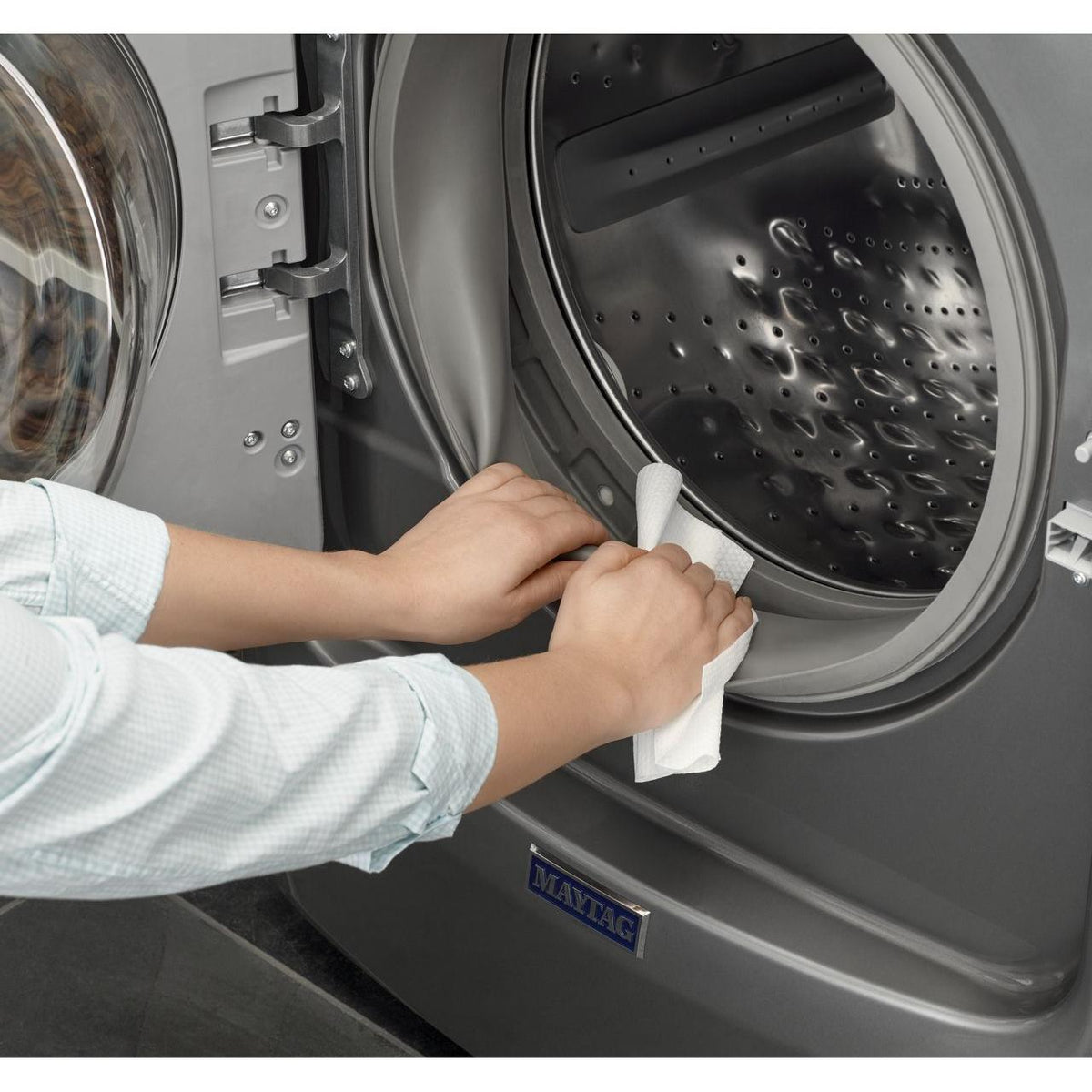  Maytag 5.2 cu. ft. Front Loading Washer with Steam MHW8200FC IMAGE 2