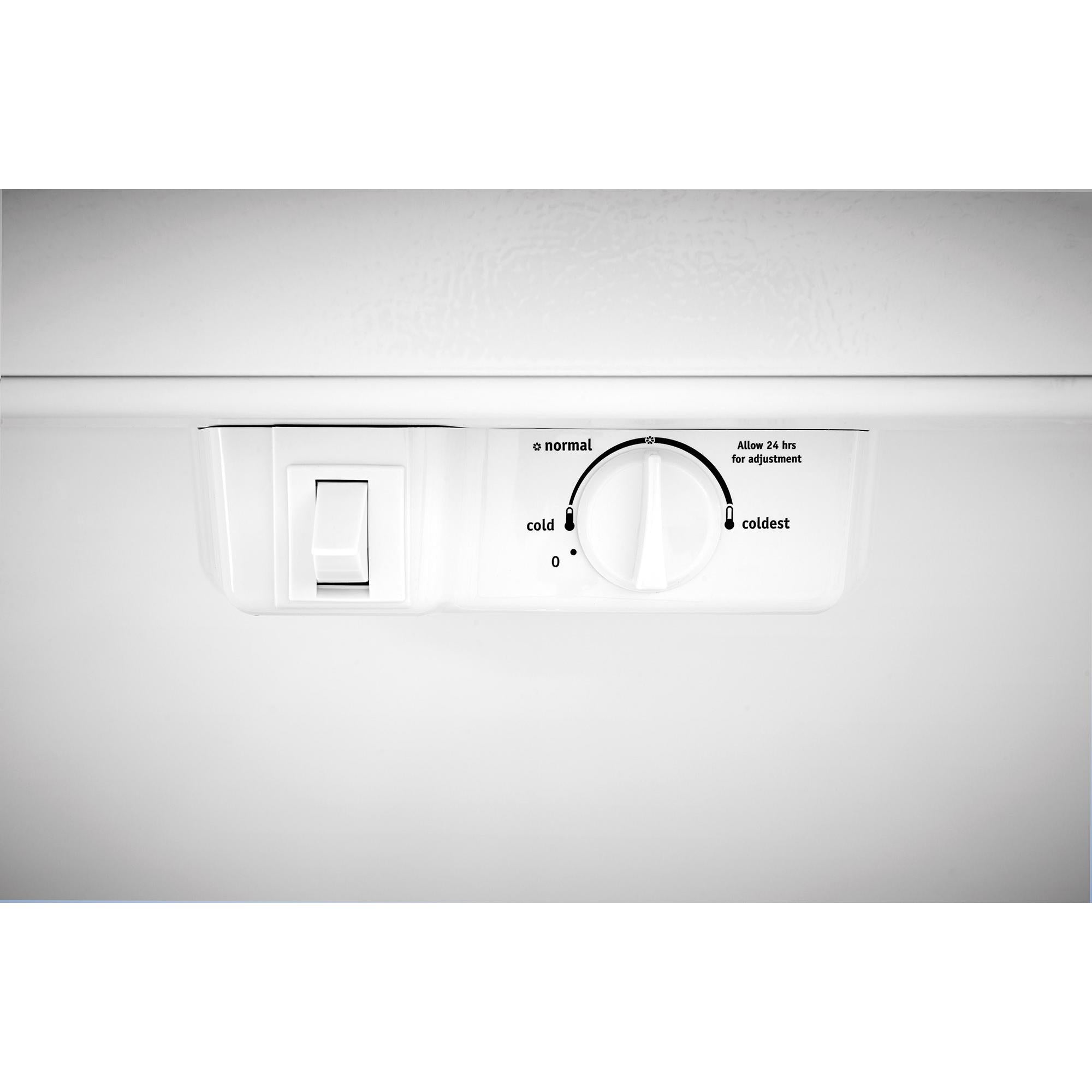  Frigidaire 30-inch, 18 cu. ft. Top Freezer Refrigerator FFTR1828SP IMAGE 6