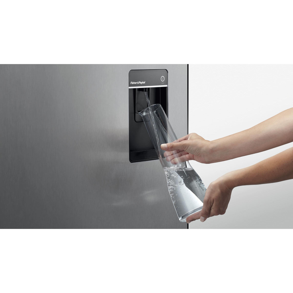  Fisher & Paykel 32-inch, 17.6 cu. ft. Counter-Depth Bottom Freezer Refrigerator with Ice and Water RF170BRPUX6 IMAGE 3