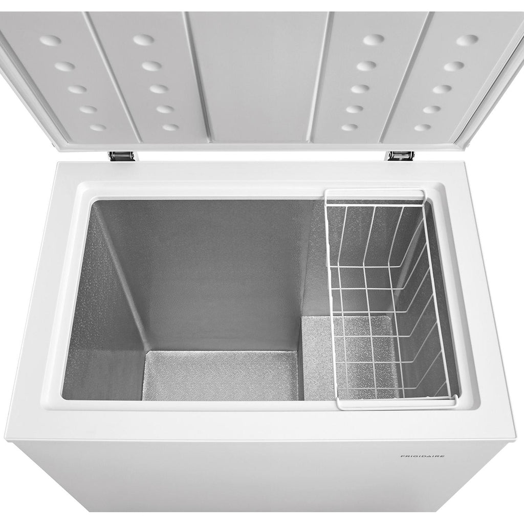  Frigidaire 5 cu.ft. Chest Freezer FFFC05M1TW IMAGE 13