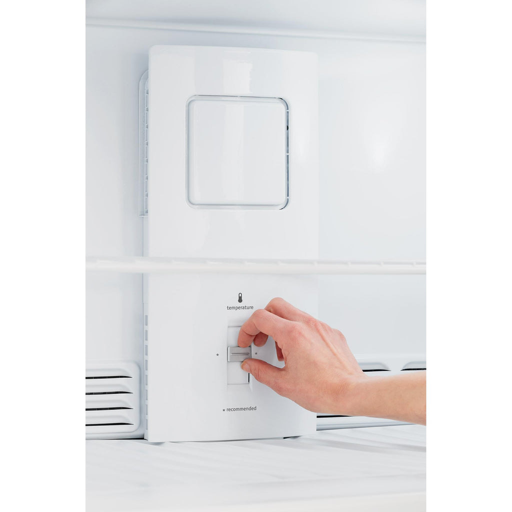  Frigidaire 28-inch, 14.5 cu. ft. Top Freezer Refrigerator FFHT1514TW IMAGE 8