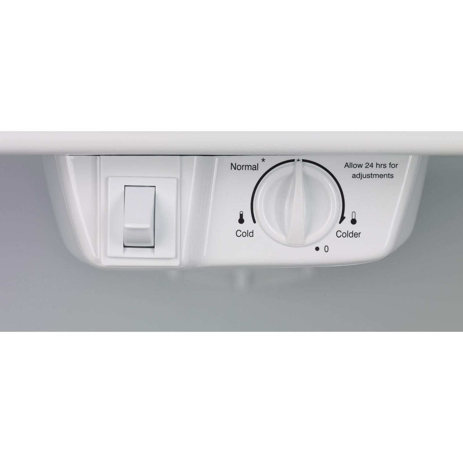  Frigidaire 30-inch, 18 cu. ft. Top Freezer Refrigerator FTMD18P4TS IMAGE 10