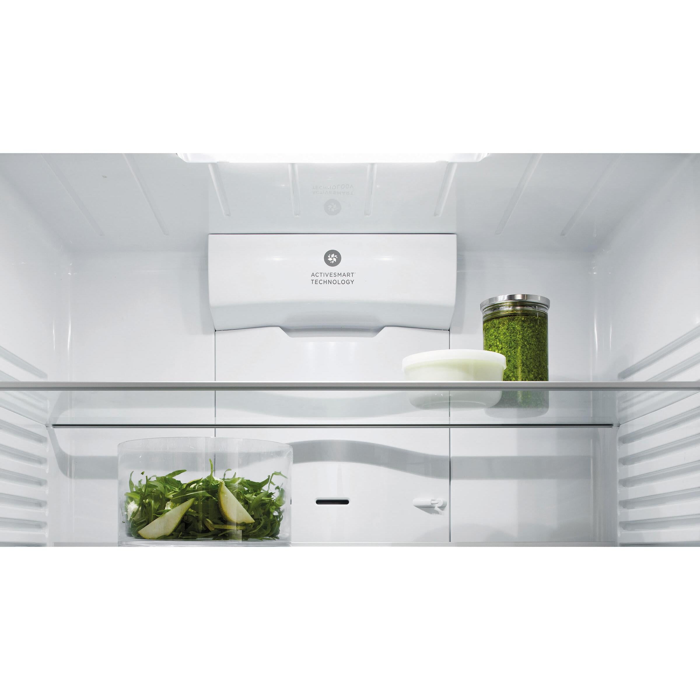  Fisher & Paykel 25-inch, 13.4 cu. ft Counter Depth Bottom Freezer Refrigerator with ActiveSmart™ RF135BLPJX6 IMAGE 4