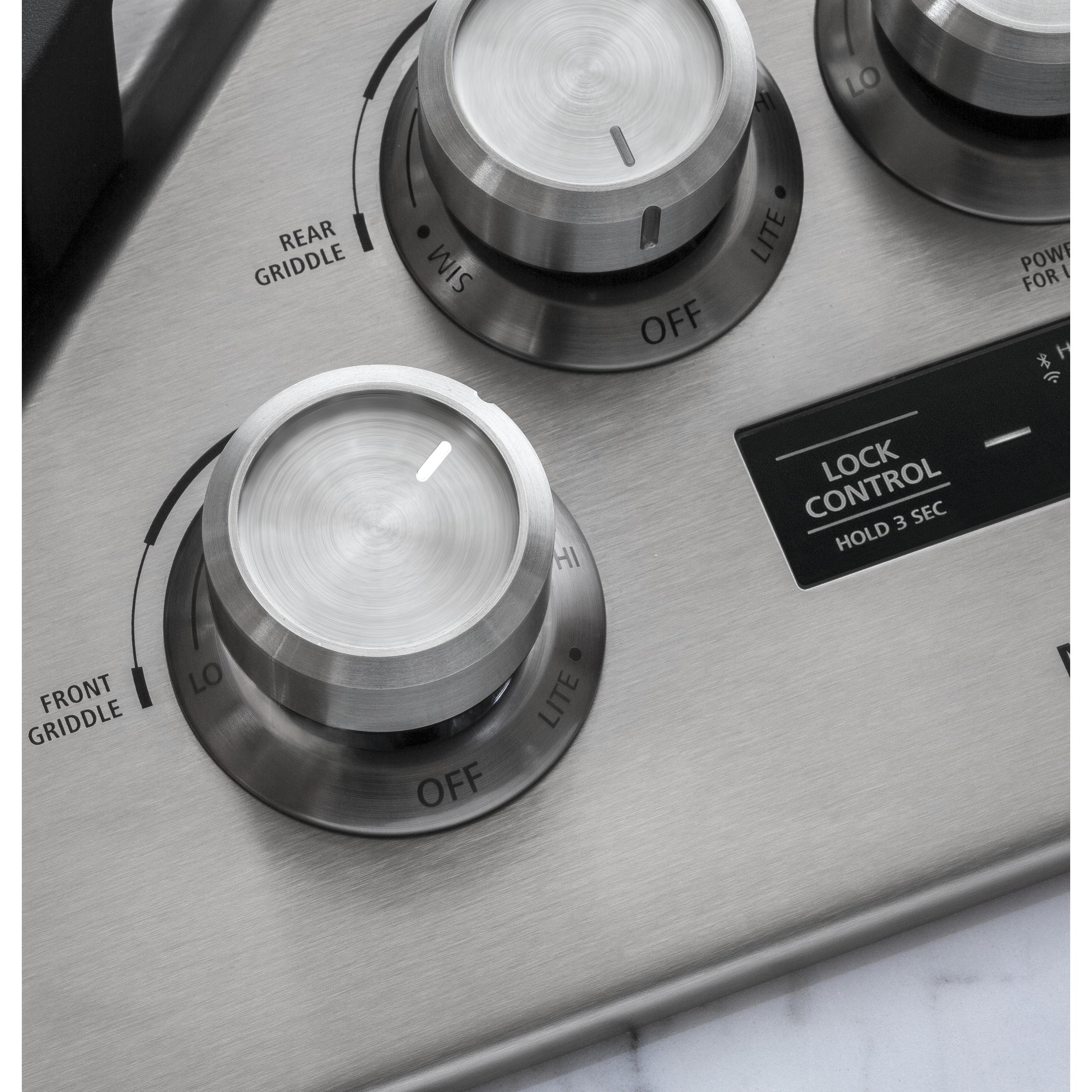  Monogram 36-inch Built-In Gas Cooktop ZGU36ESLSS IMAGE 9