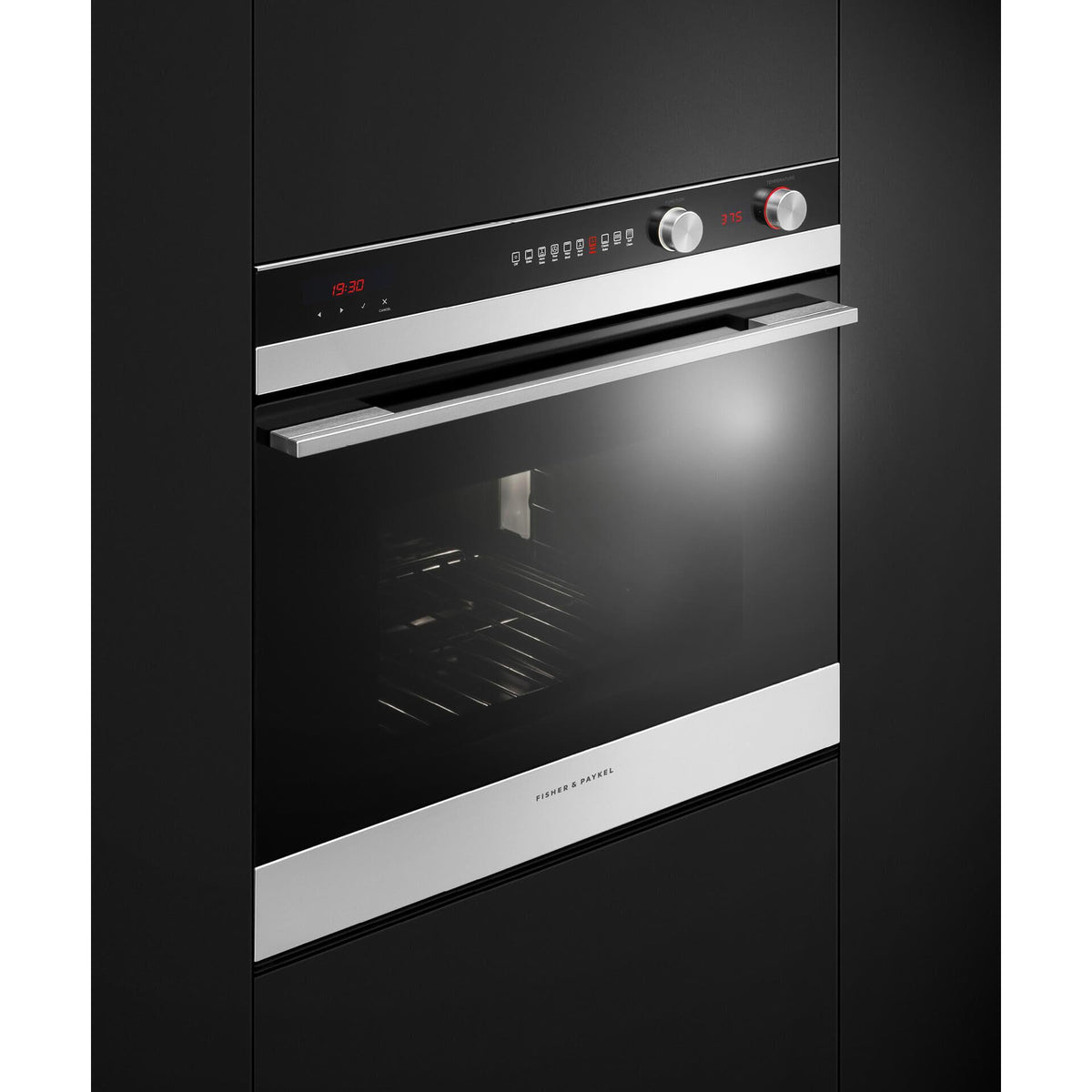  Fisher & Paykel 30-inch, 4.1 cu. ft. Built-in Single Wall Oven with AeroTech™ Technology OB30SCEPX3 N IMAGE 4