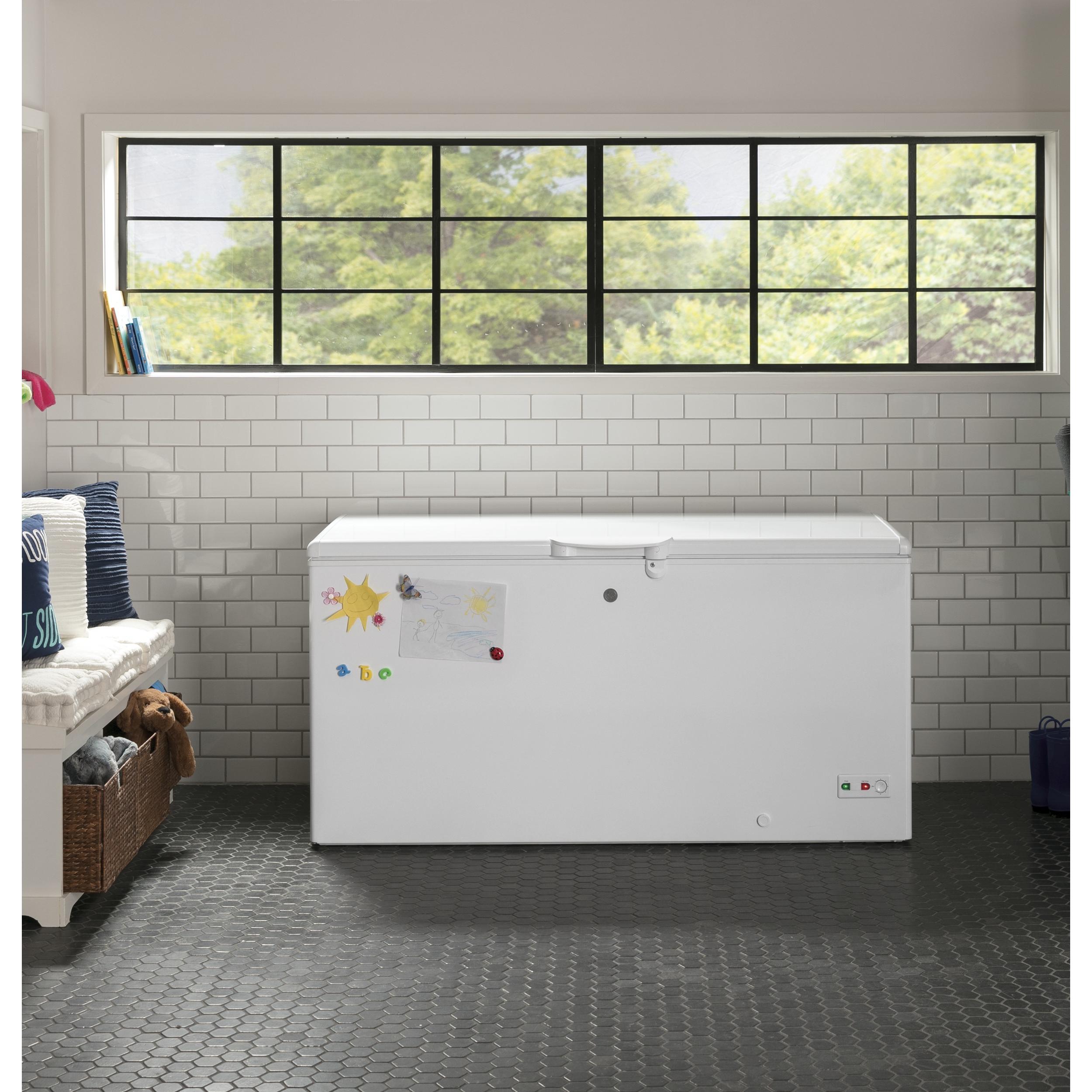  GE 15.7 cu.ft. Chest Freezer with Manual Defrost FCM16SLWW IMAGE 5