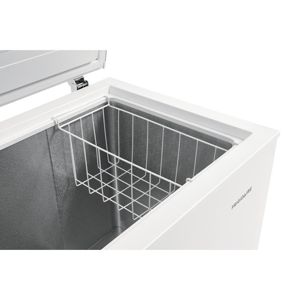  Frigidaire 7.2 cu.ft. Chest Freezer FFFC07M2UW IMAGE 4