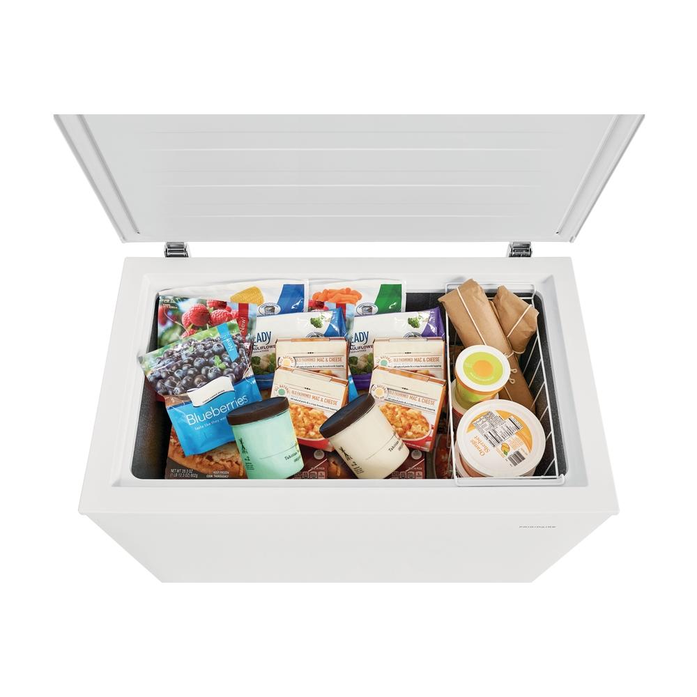  Frigidaire 7.2 cu.ft. Chest Freezer FFFC07M2UW IMAGE 5