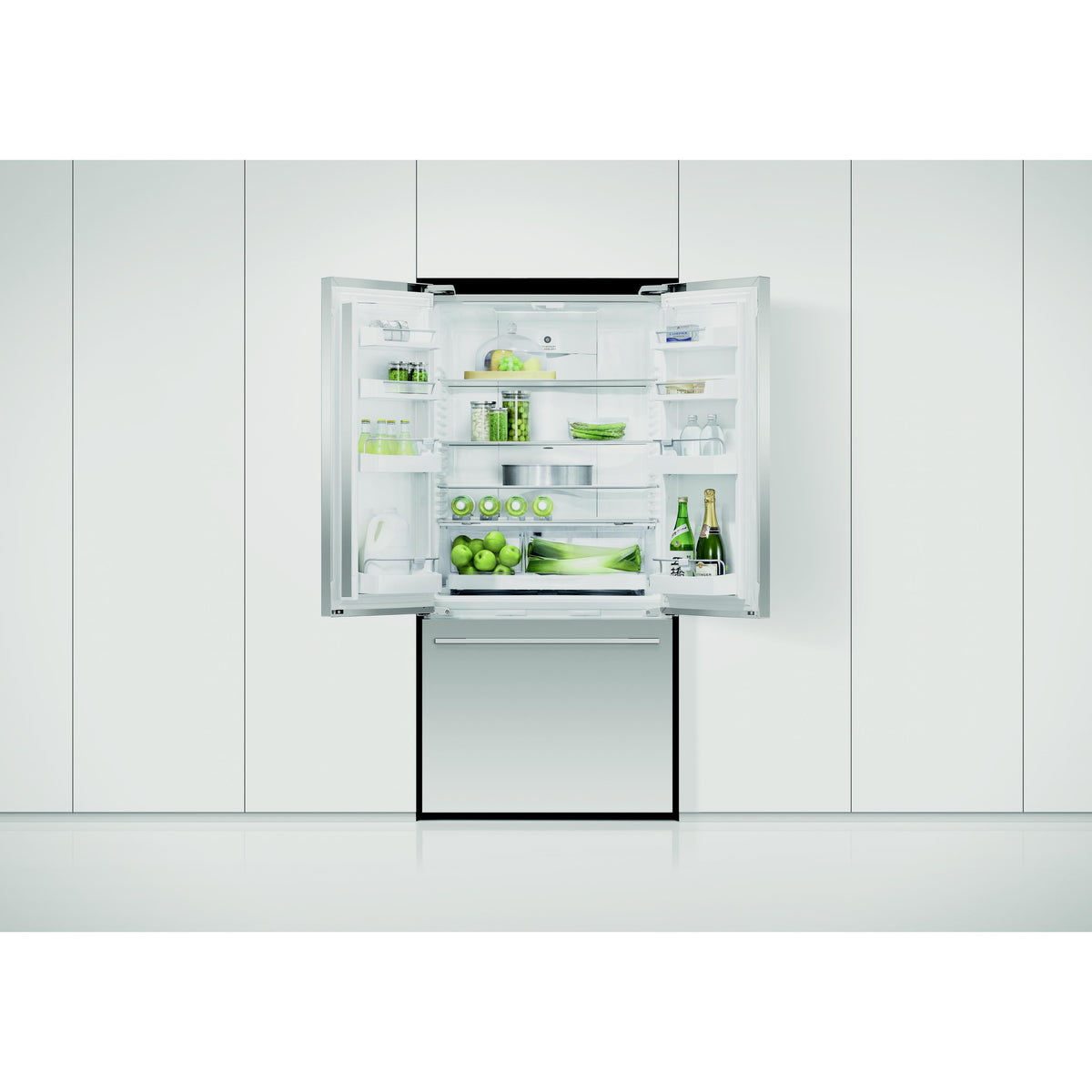  Fisher & Paykel 32-inch, 16.9 cu. ft. Counter-Depth French 3-Door Refrigerator RF170ADX4-N-SP IMAGE 4