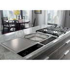  Wolf 30-inch Built-in Gas Cooktop CG304T/S/LP IMAGE 4