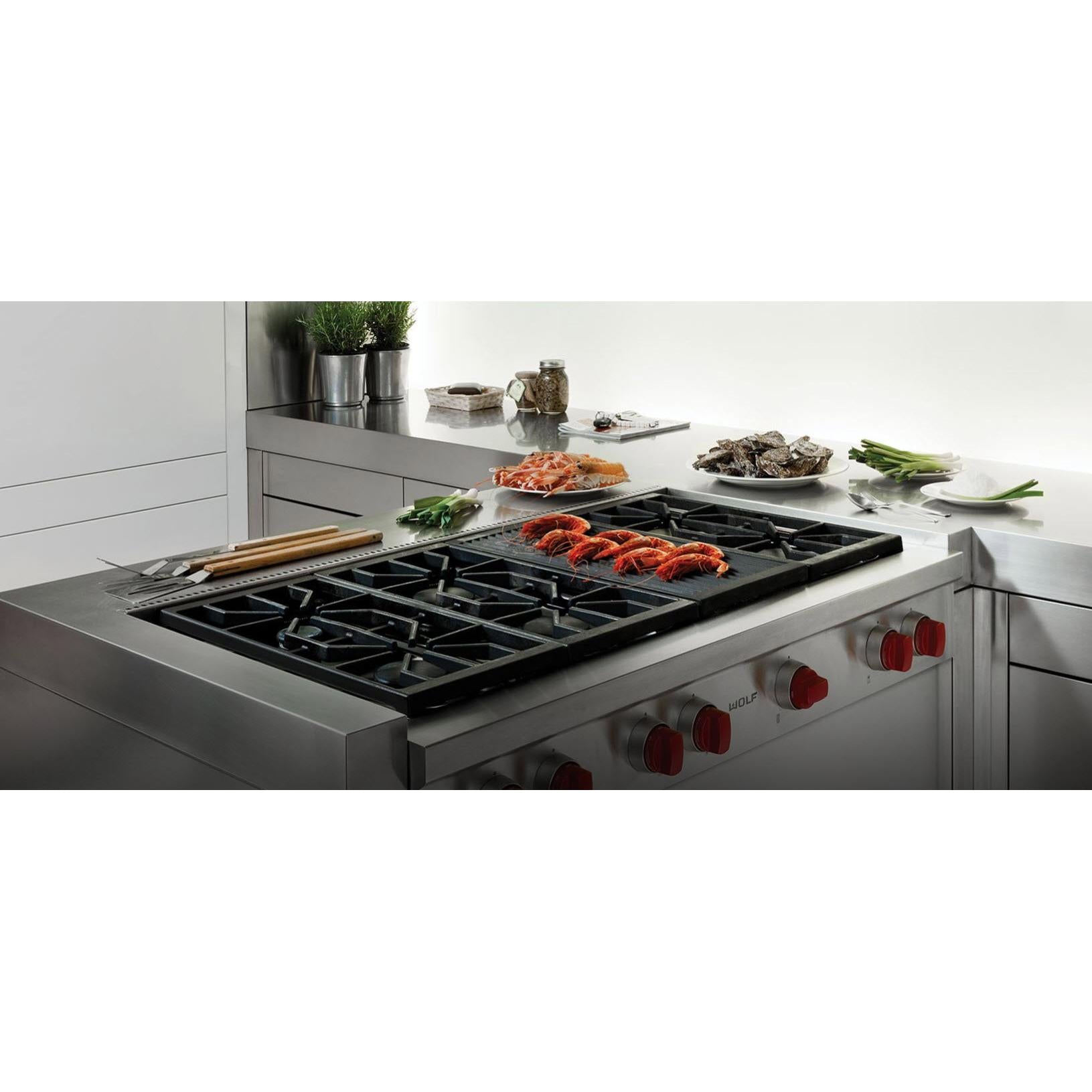  Wolf 48-inch Built-in Gas Rangetop with Infrared Charbroiler SRT486C IMAGE 3
