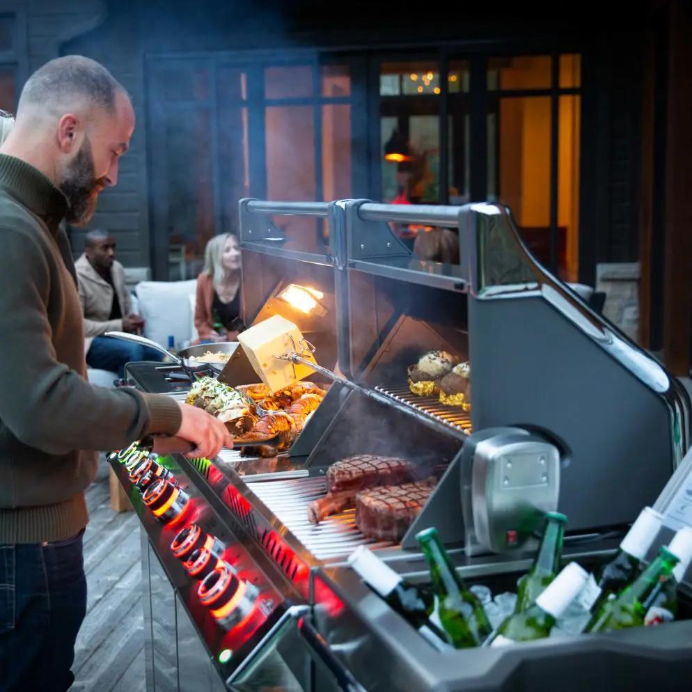  Napoleon Prestige PRO™ 825 Gas Grill PRO825RSBINSS-3 IMAGE 4