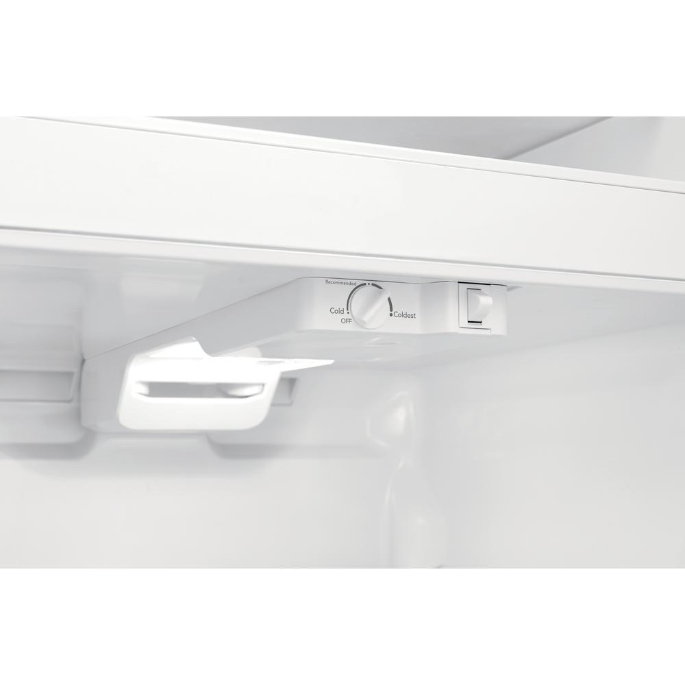  Frigidaire 30-inch, 18.3 cu.ft. Freestanding Top Freezer Refrigerator FFTR1814VW IMAGE 4