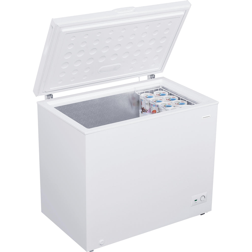  Frigidaire 8.7 Cu. Ft. Chest Freezer FFCS0922AW IMAGE 4