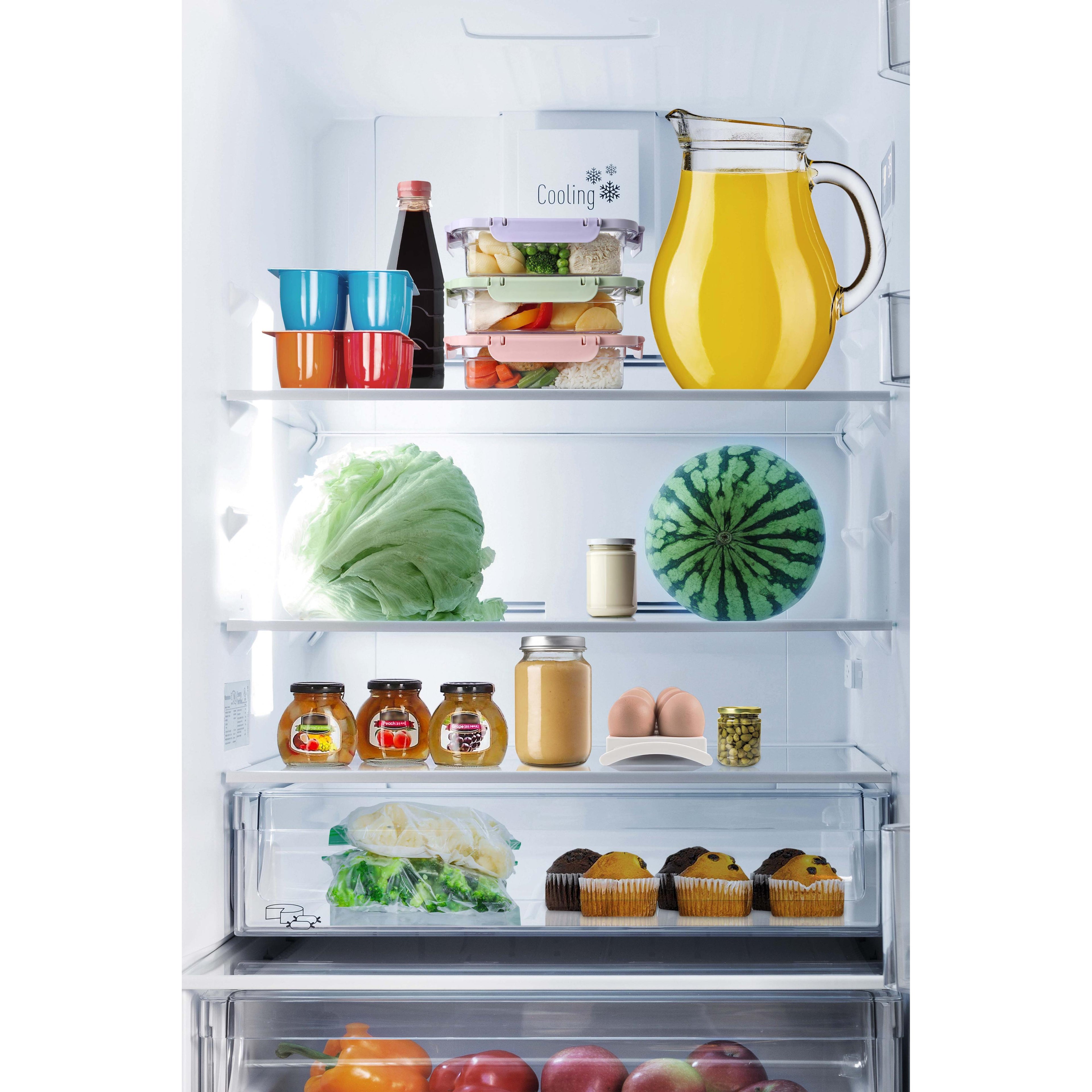  Blomberg 24-inch, 11.43 cu.ft Counter-Depth Bottom Freezer Refrigerator BRFB1045WH IMAGE 8