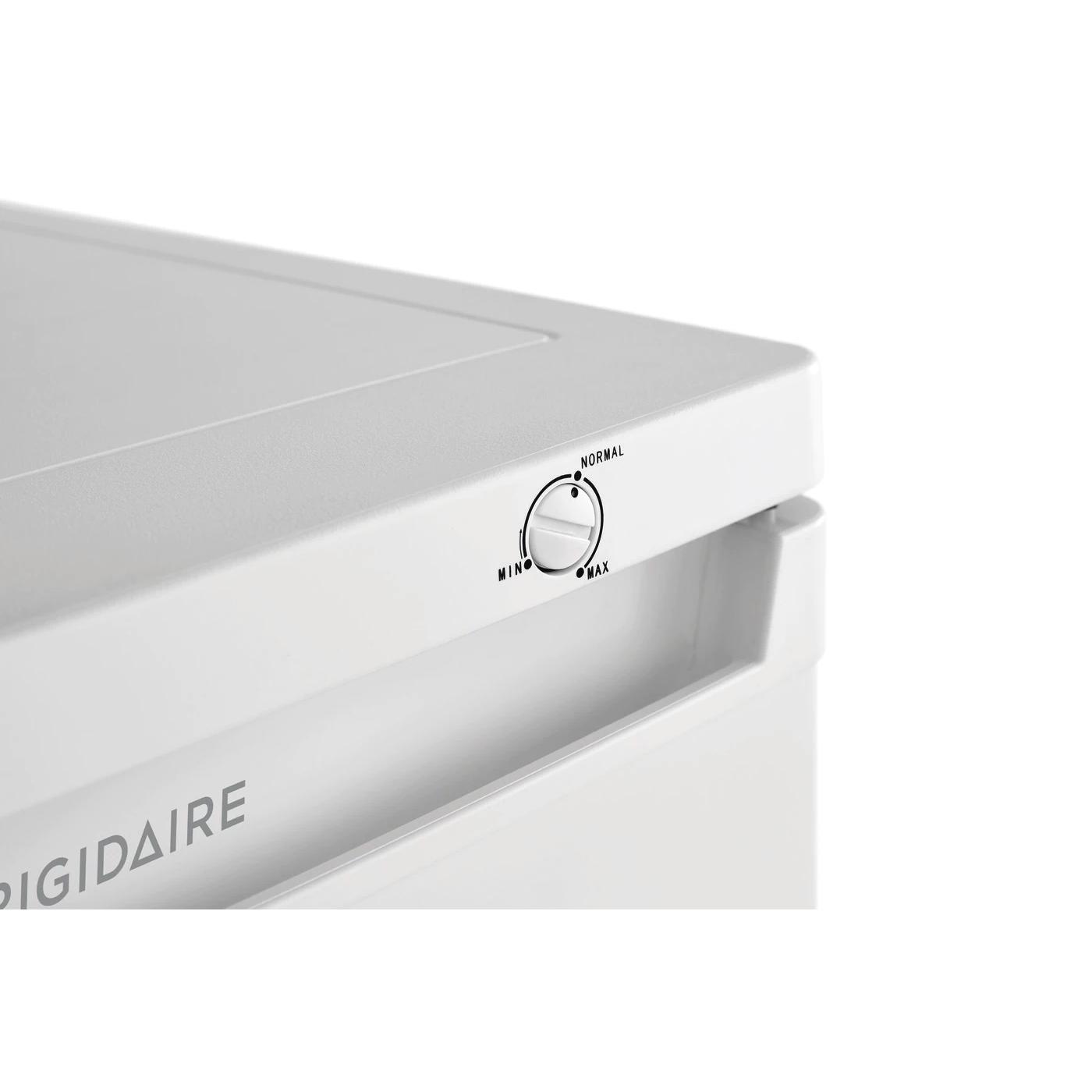  Frigidaire 6 cu.ft. Upright Freezer with 5 Shelves FFUM0623AW IMAGE 7
