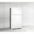  Frigidaire 28-inch, 14.8 cu. ft. Top Freezer Refrigerator FFHT1513LW IMAGE 3