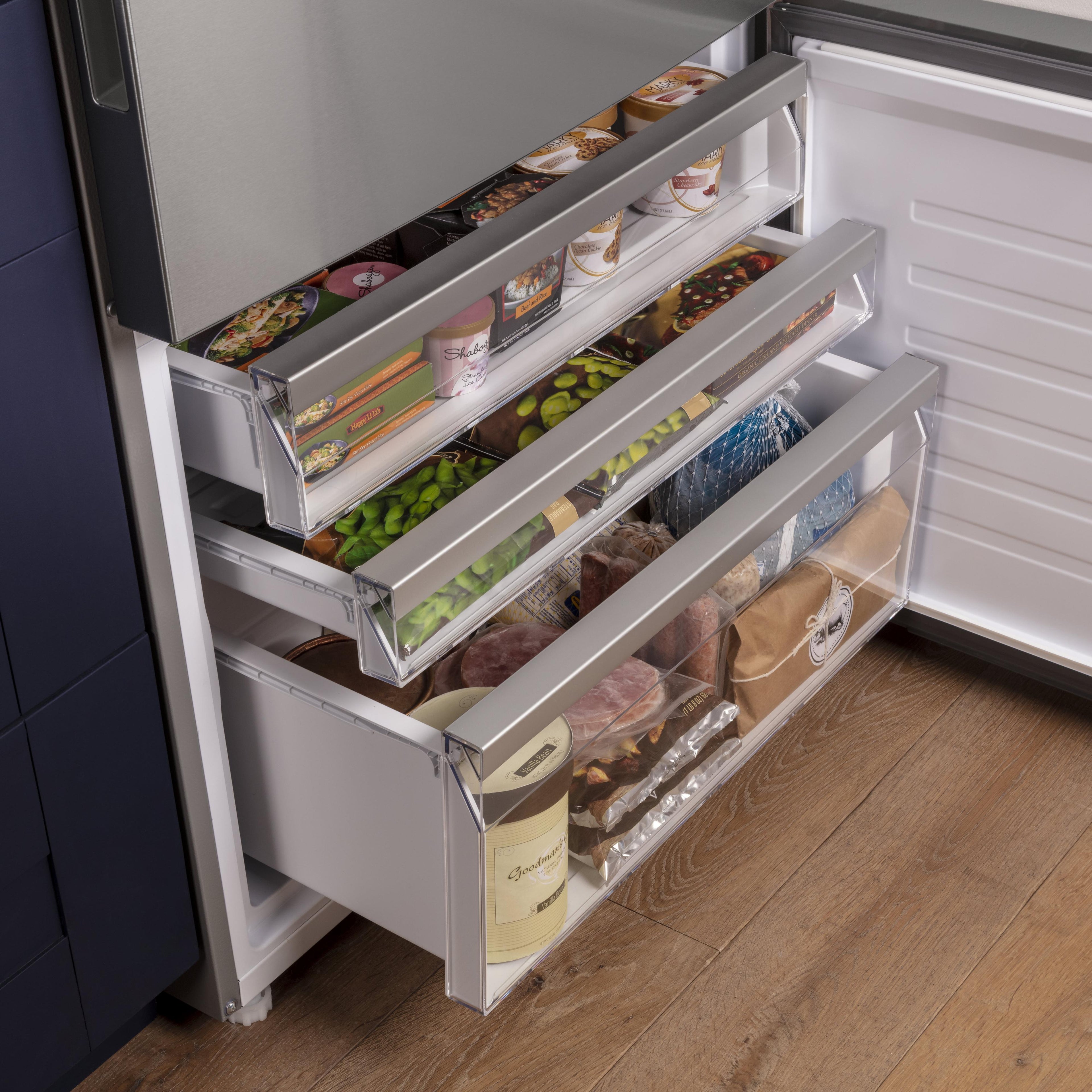  GE 32-inch, 17.7 cu.ft. Counter-Depth Bottom Freezer Refrigerator with LED Lighting GBE17HYRFS IMAGE 11