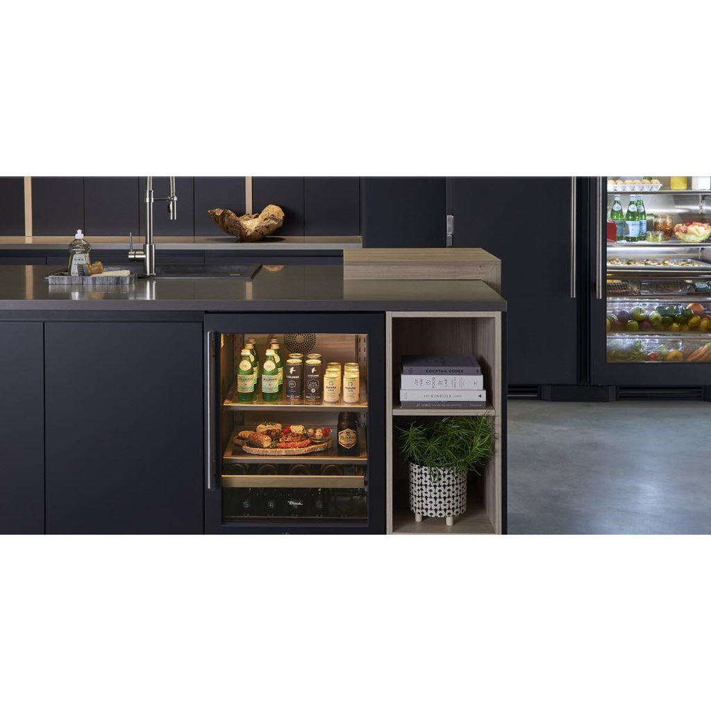  True Residential 300 Series 5.6 cu.ft. Freestanding Beverage Center TBC-24-R-OG-C IMAGE 4