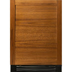  True Residential 300 Series 5.6 cu.ft. Freestanding Beverage Center TBC-24-L-OP-C IMAGE 1