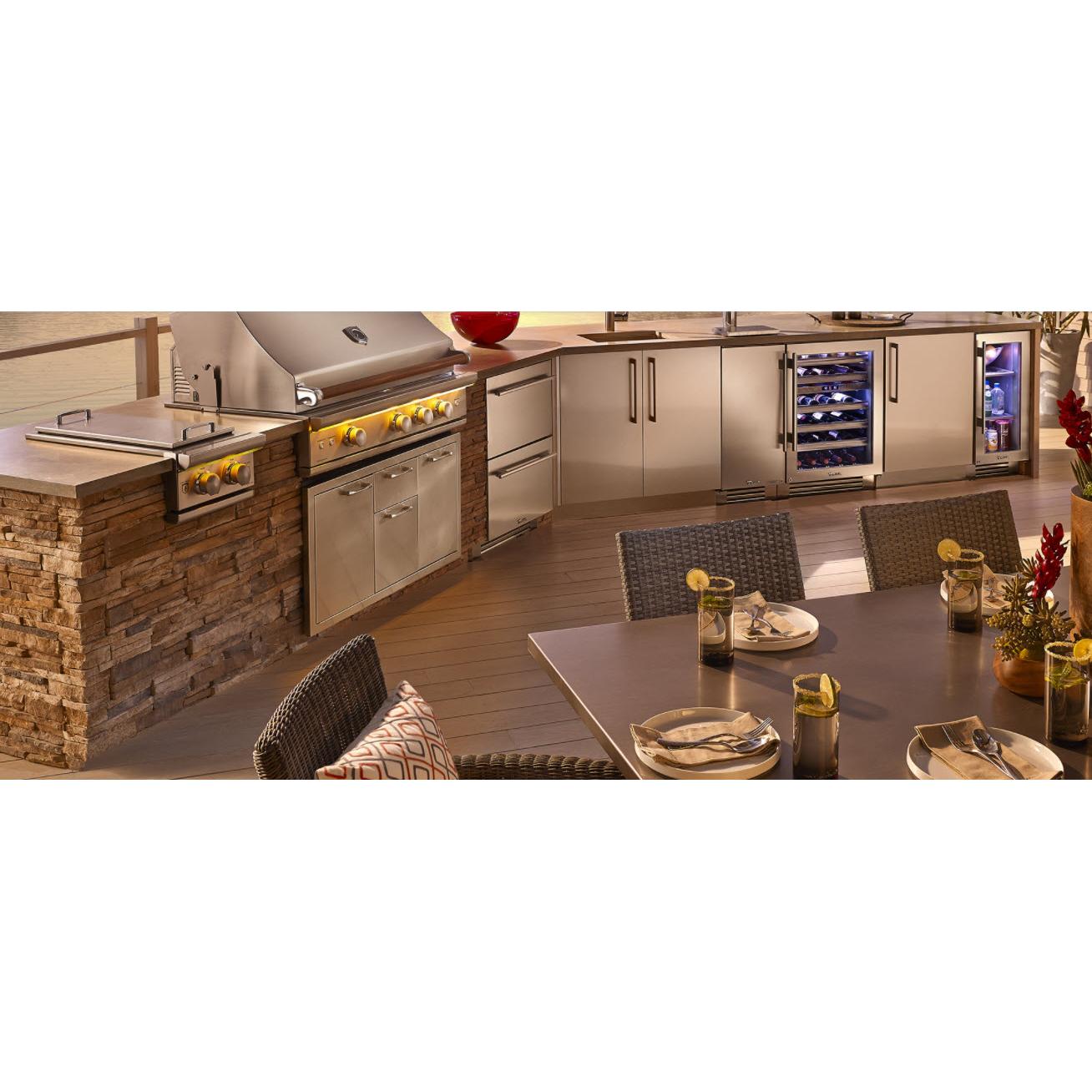  True Residential 15-inch, 3.1 cu.ft. Compact Refrigerator with TruLumina® LED Lighting TUR-15-R-SG-C IMAGE 2