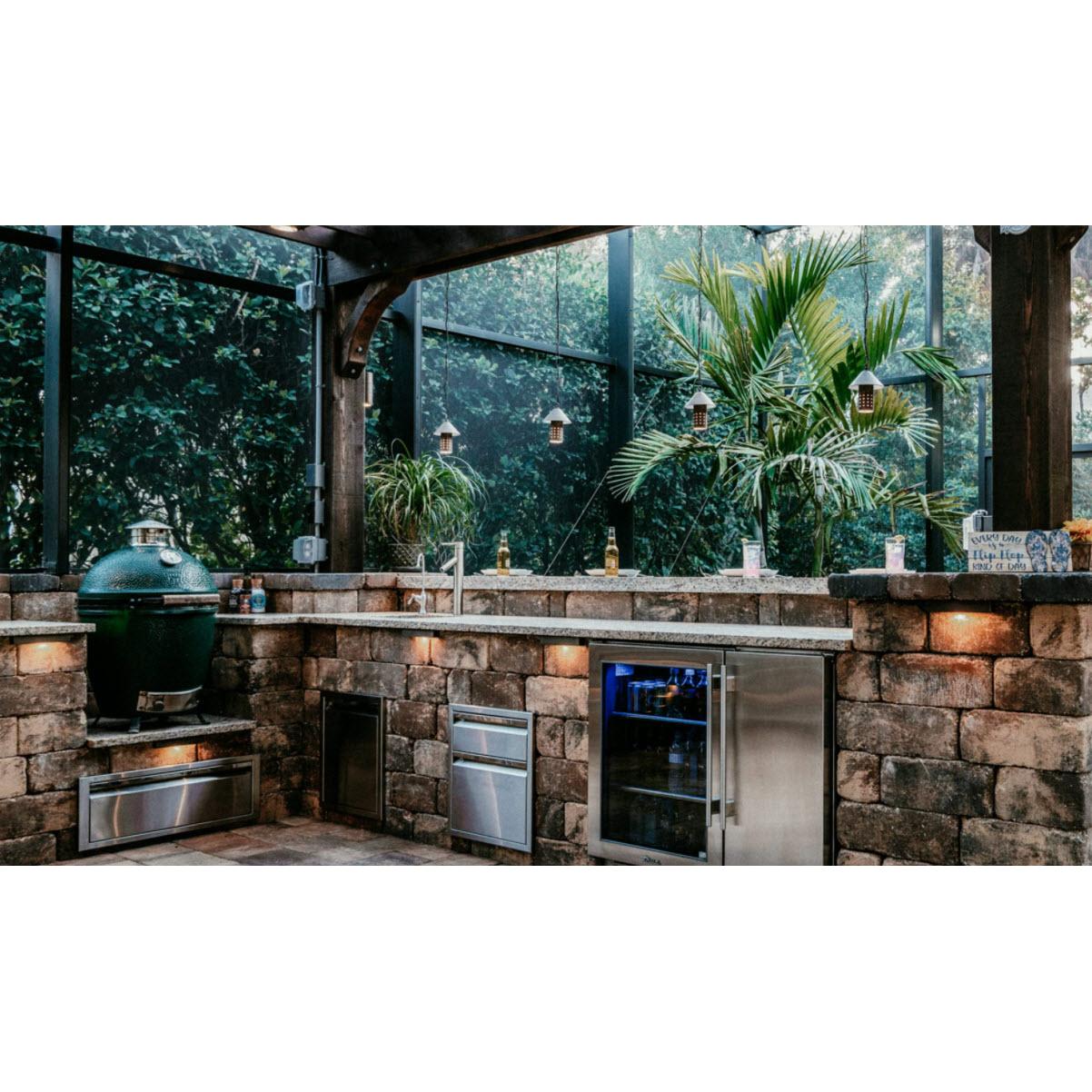  True Residential 15-inch, 3.1 cu.ft. Compact Refrigerator with TruLumina® LED Lighting TUR-15-L-SS-C IMAGE 2