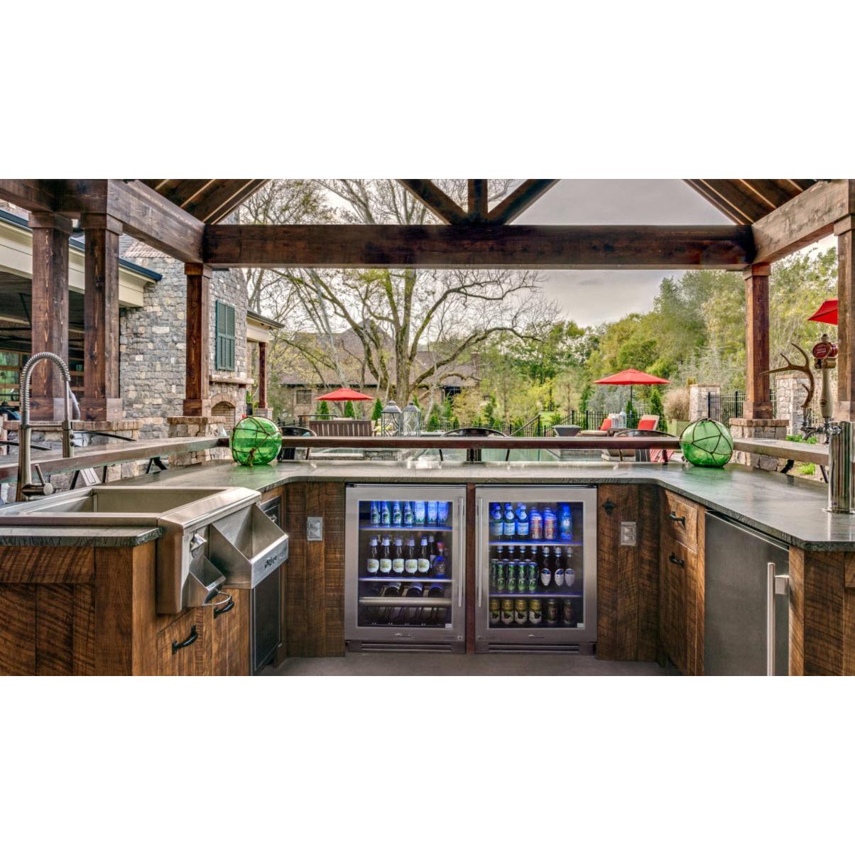  True Residential 300 Series 5.75 cu.ft. Beverage Dispenser TUR-24BD-R-SS-C IMAGE 2