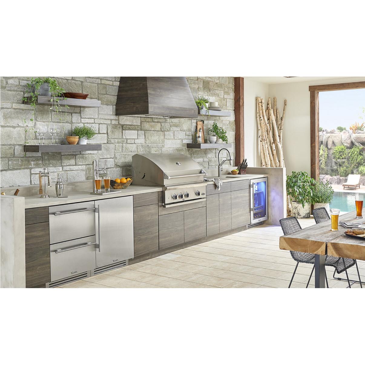 True Residential 300 Series 5.75 cu.ft. Beverage Dispenser TUR-24DD-R-SS-C IMAGE 2