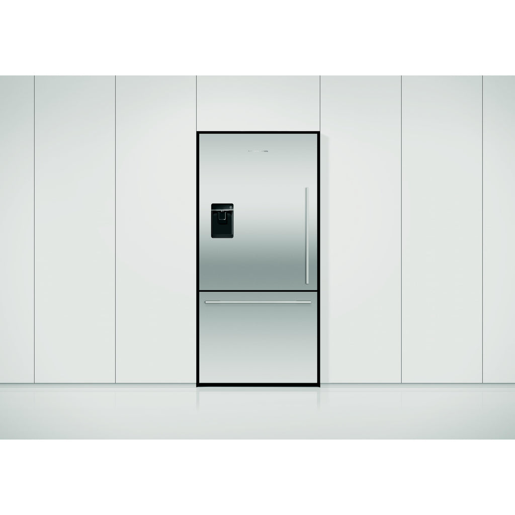  Fisher & Paykel 31-inch, 17.1 cu. ft. Counter-Depth Bottom Freezer Refrigerator with ActiveSmart ™ RF170WDLUX5NSP IMAGE 2