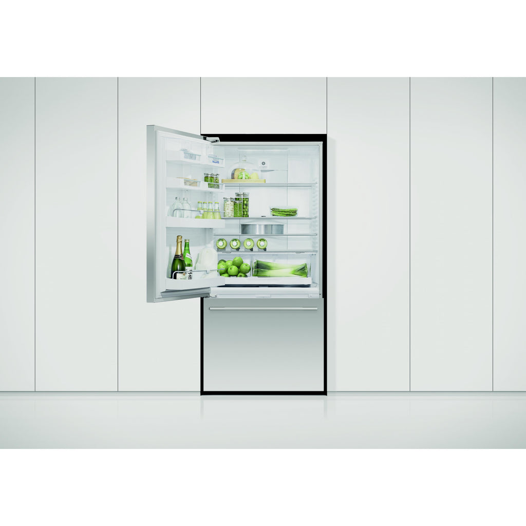  Fisher & Paykel 31-inch, 17.1 cu. ft. Counter-Depth Bottom Freezer Refrigerator with ActiveSmart™ RF170WDLX5NSP IMAGE 3