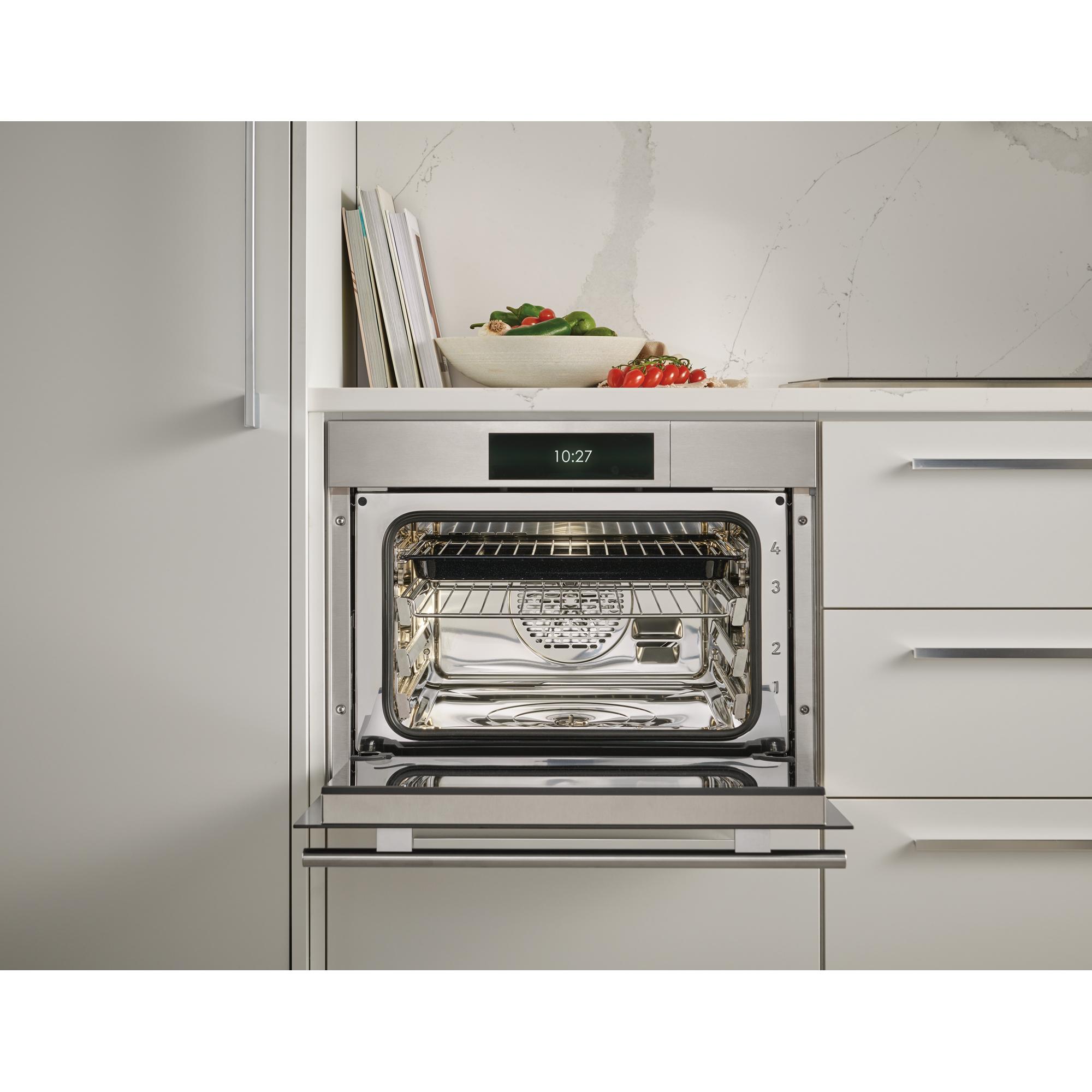  Wolf 24-inch 1.7 cu. ft. Built-in Single Oven with Convection CSOP2450TE/S/T IMAGE 1