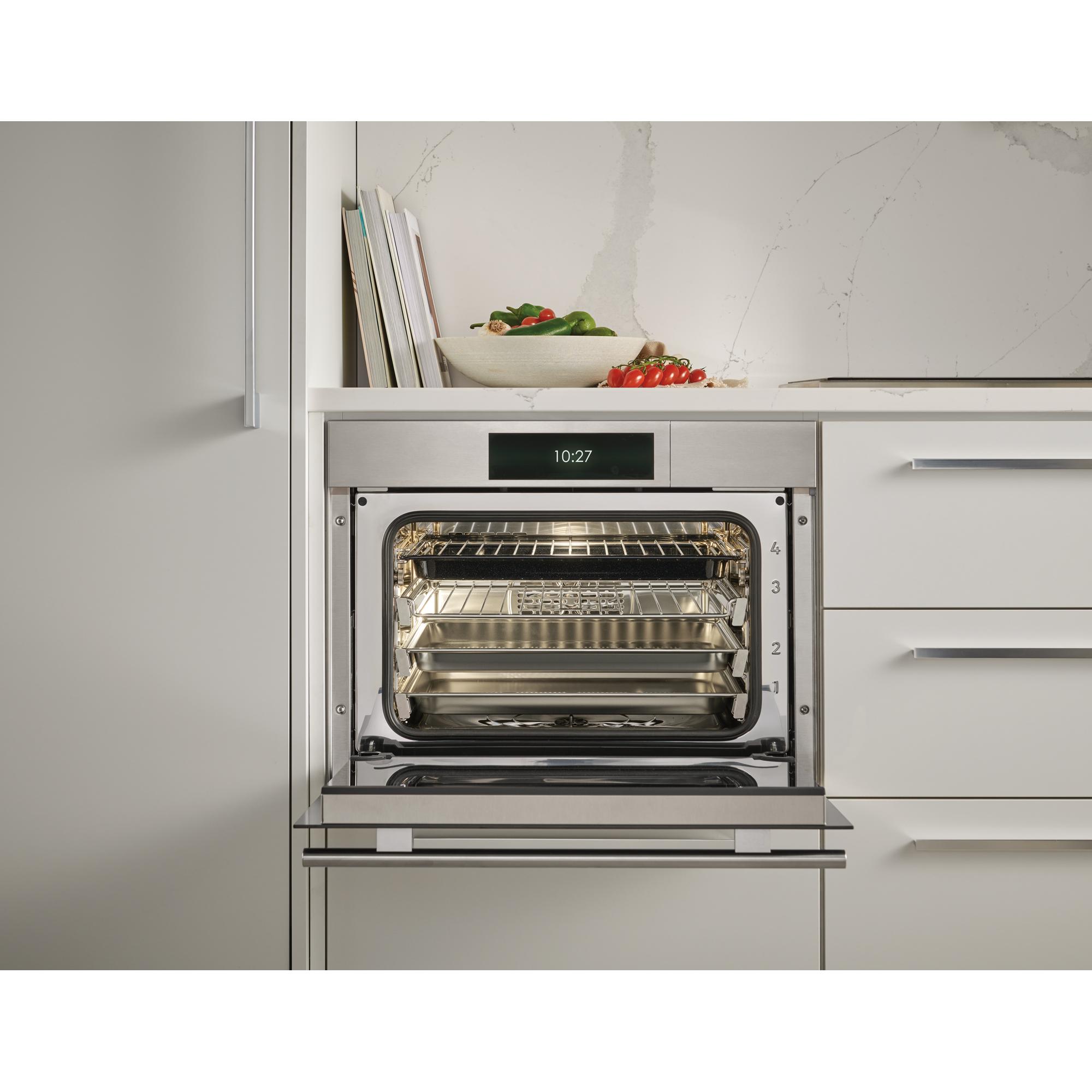  Wolf 24-inch 1.7 cu. ft. Built-in Single Oven with Convection CSOP2450TE/S/T IMAGE 2