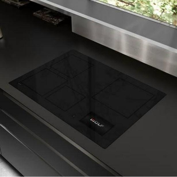  Wolf 30-inch Built-in Induction Cooktop CI30460C/B IMAGE 2
