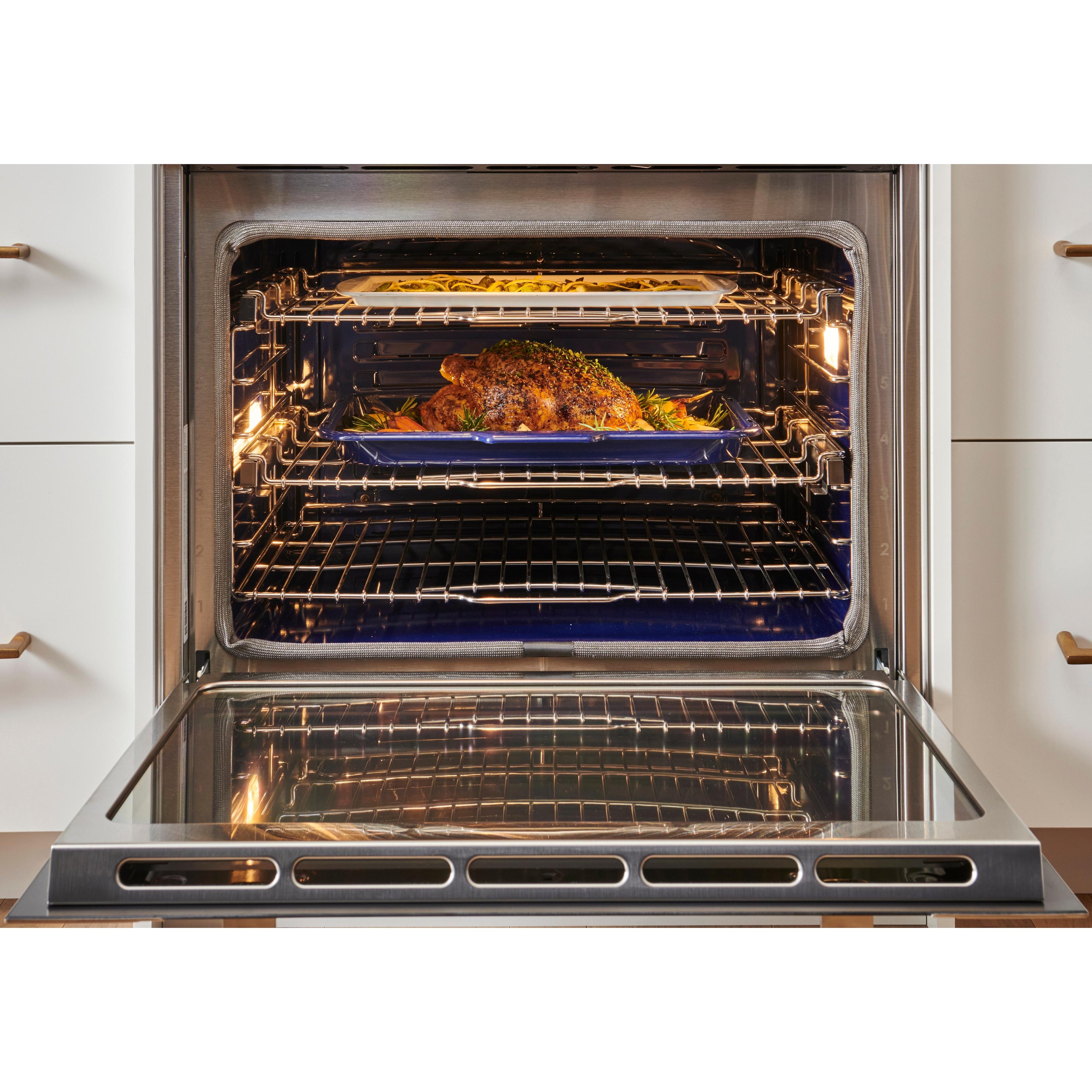  Wolf 30-inch, 5.1 cu. ft. Built-in Single Wall Oven with Dual VertiFlow™ Convection System SO3050CM/B IMAGE 4