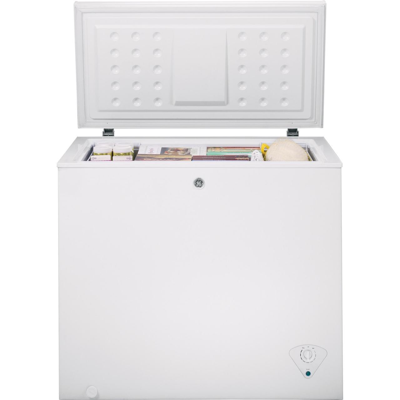  GE 7 cu. ft. Chest Freezer with Adjustable Temperature Control FCM7STWW IMAGE 3