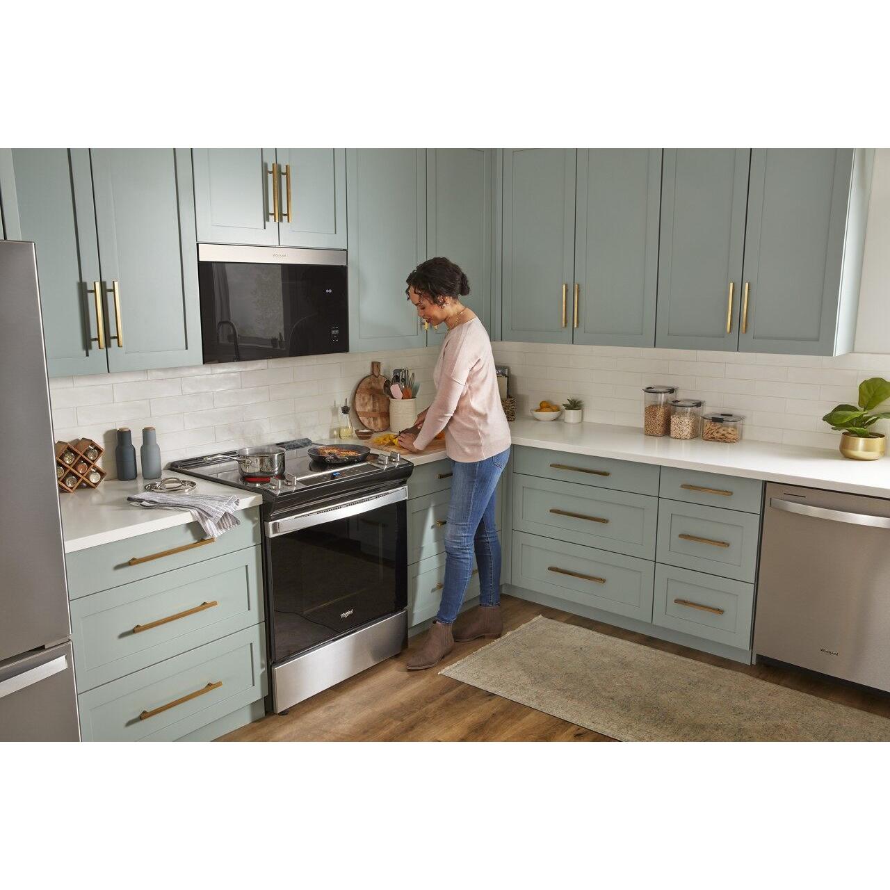  Whirlpool 30-inch, 1.1 cu. ft. Over-the-Range Microwave Oven YWMMF5930PV IMAGE 17