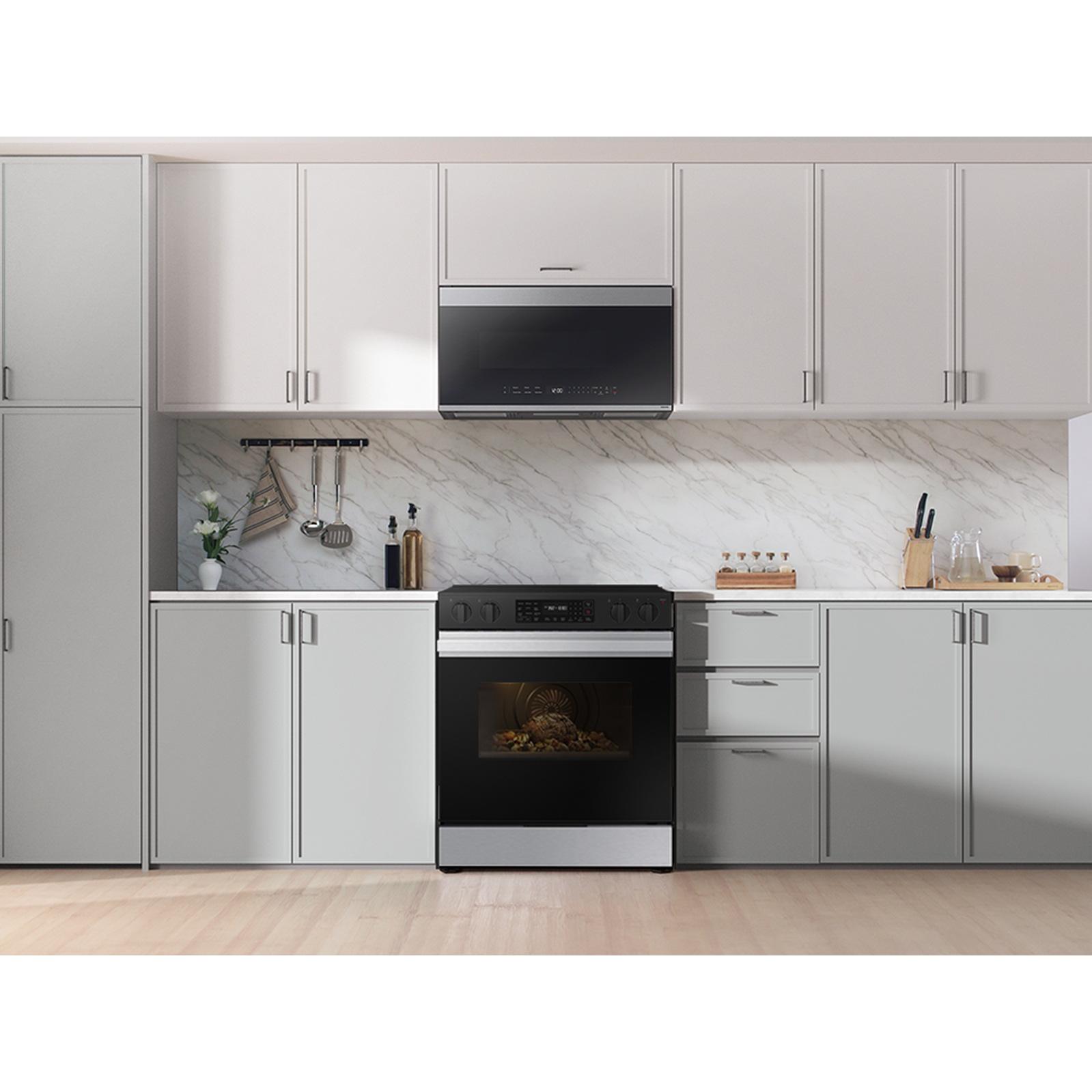  Samsung 6.3 cu. ft. Bespoke Smart Slide-In Electric Range NSE6DG8300SR/AC IMAGE 10
