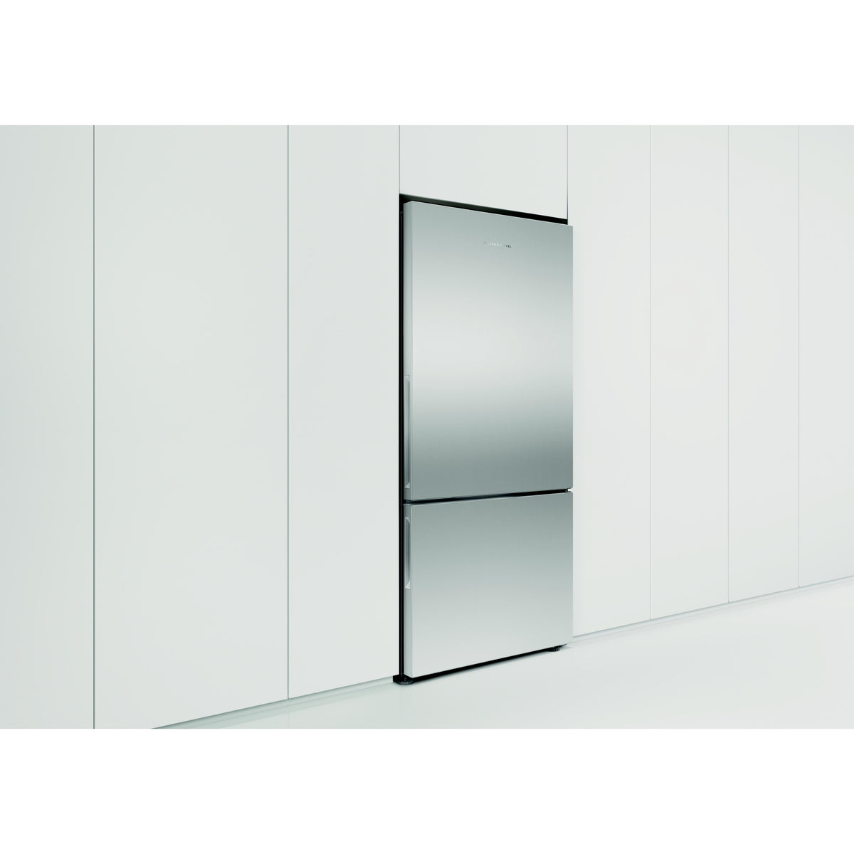  Fisher & Paykel 32-inch, 17.6 cu. ft. Counter-Depth Bottom Freezer Refrigerator with ActiveSmart™ RF170BRPX6NBSP IMAGE 2