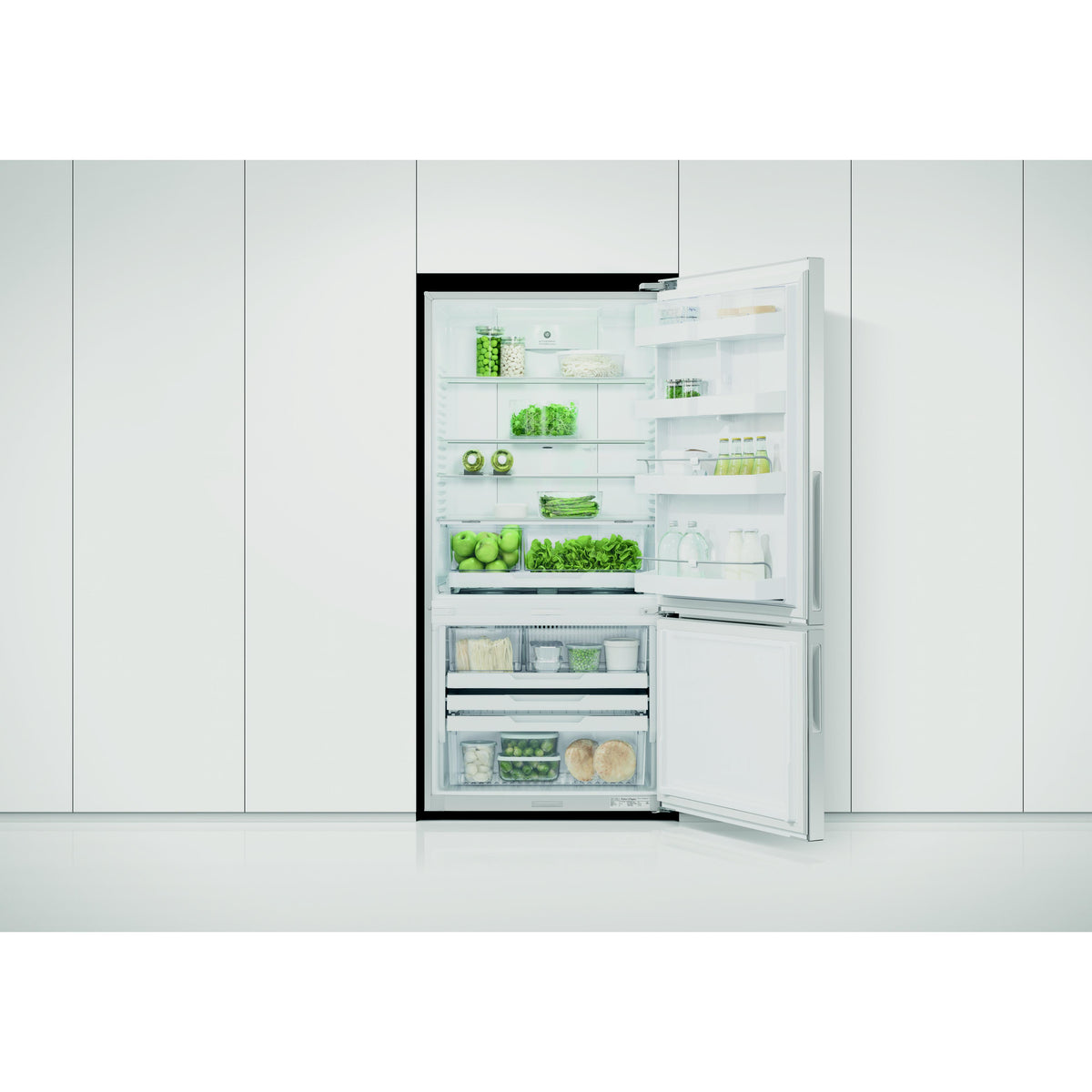  Fisher & Paykel 32-inch, 17.6 cu. ft. Counter-Depth Bottom Freezer Refrigerator with ActiveSmart™ RF170BRPX6NBSP IMAGE 5