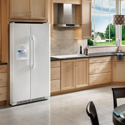  Frigidaire 36-inch, 26 cu. ft. Side-by-Side Refrigerator with Ice and Water FFHS2611LW IMAGE 4